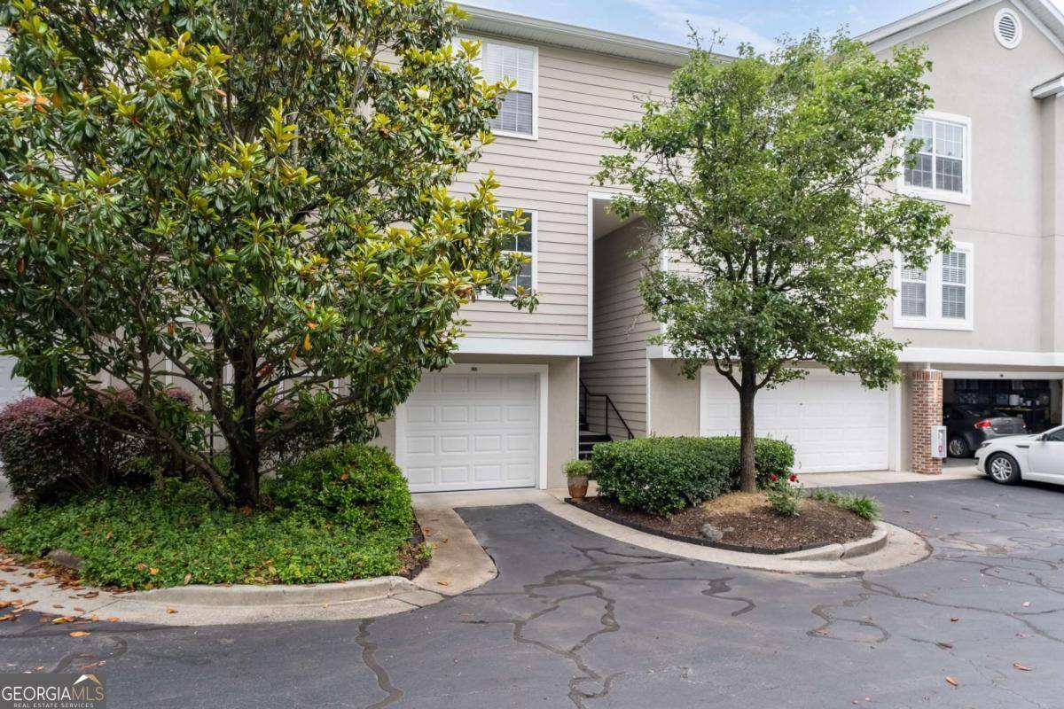 Atlanta, GA 30327,4248 River Green DR #305