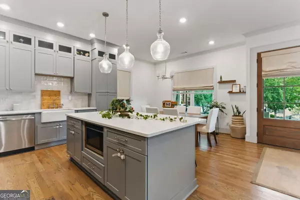 Atlanta, GA 30310,642 Erin AVE SW