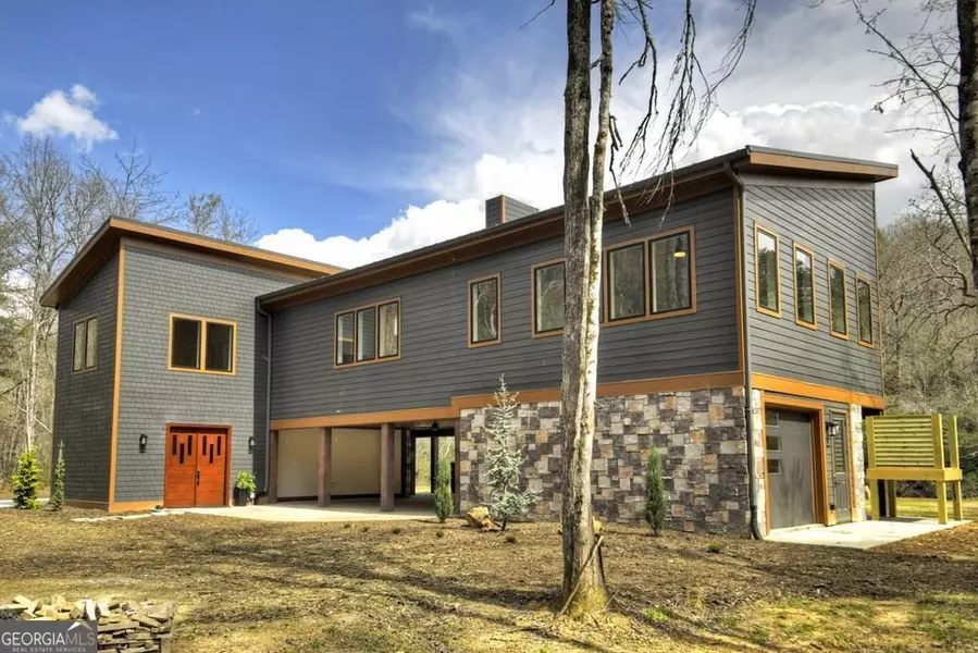 494 Riverbend MNR, Blue Ridge, GA 30513