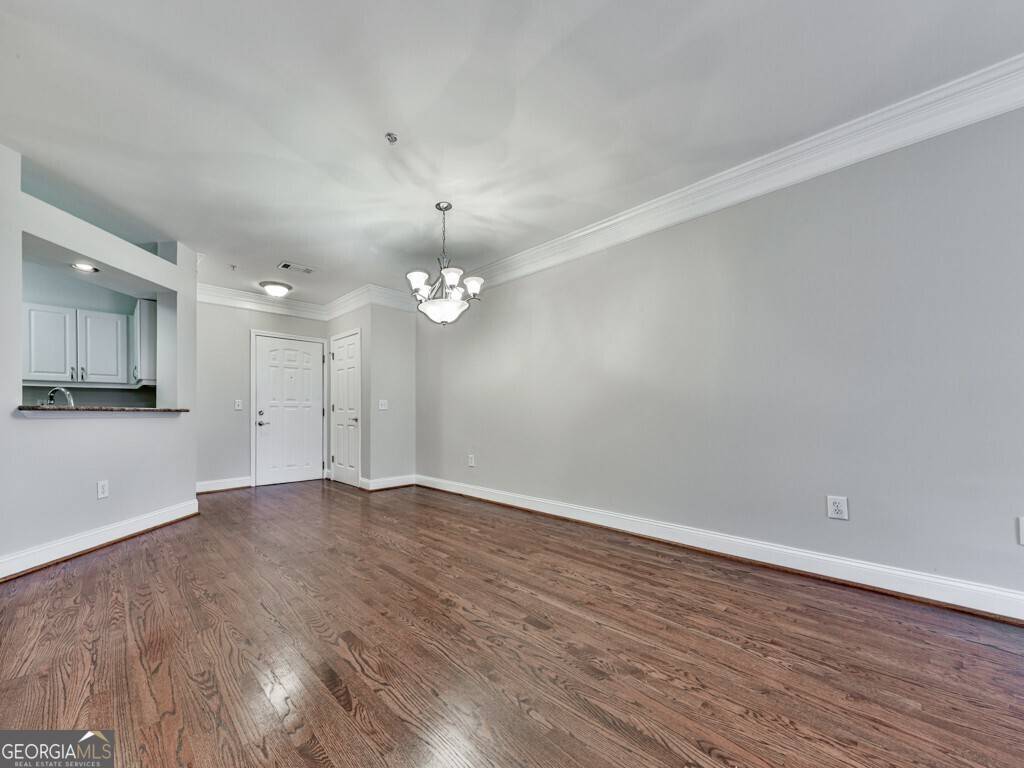 Atlanta, GA 30326,3334 Peachtree RD NE #614