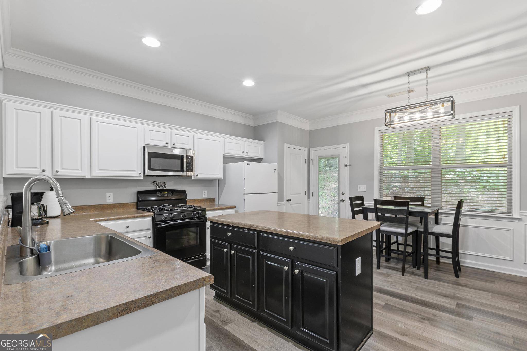 Acworth, GA 30102,930 Silver Lake DR