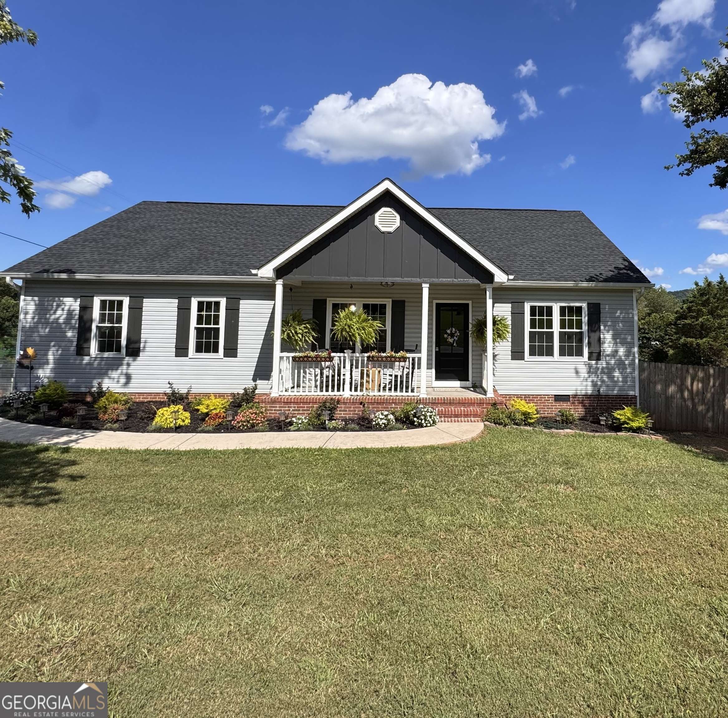 19 Laura LN, Ringgold, GA 30736