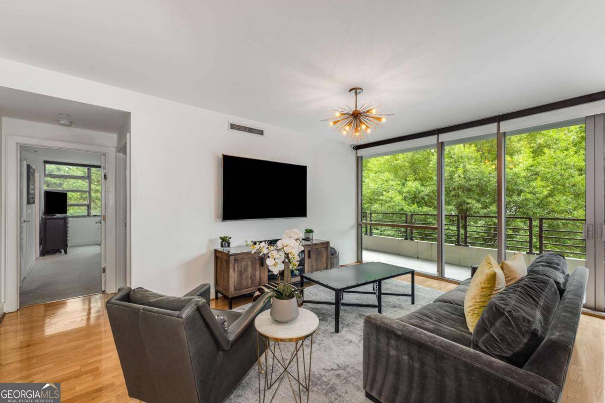 Atlanta, GA 30326,700 Park Regency PL NE #703
