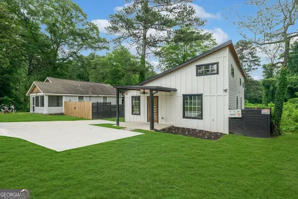 2822 Waters RD SW, Atlanta, GA 30354