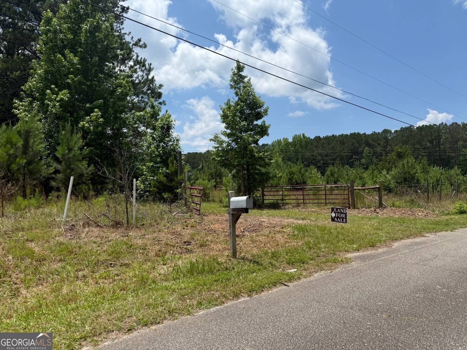 668 Garner Rd., Gay, GA 30218