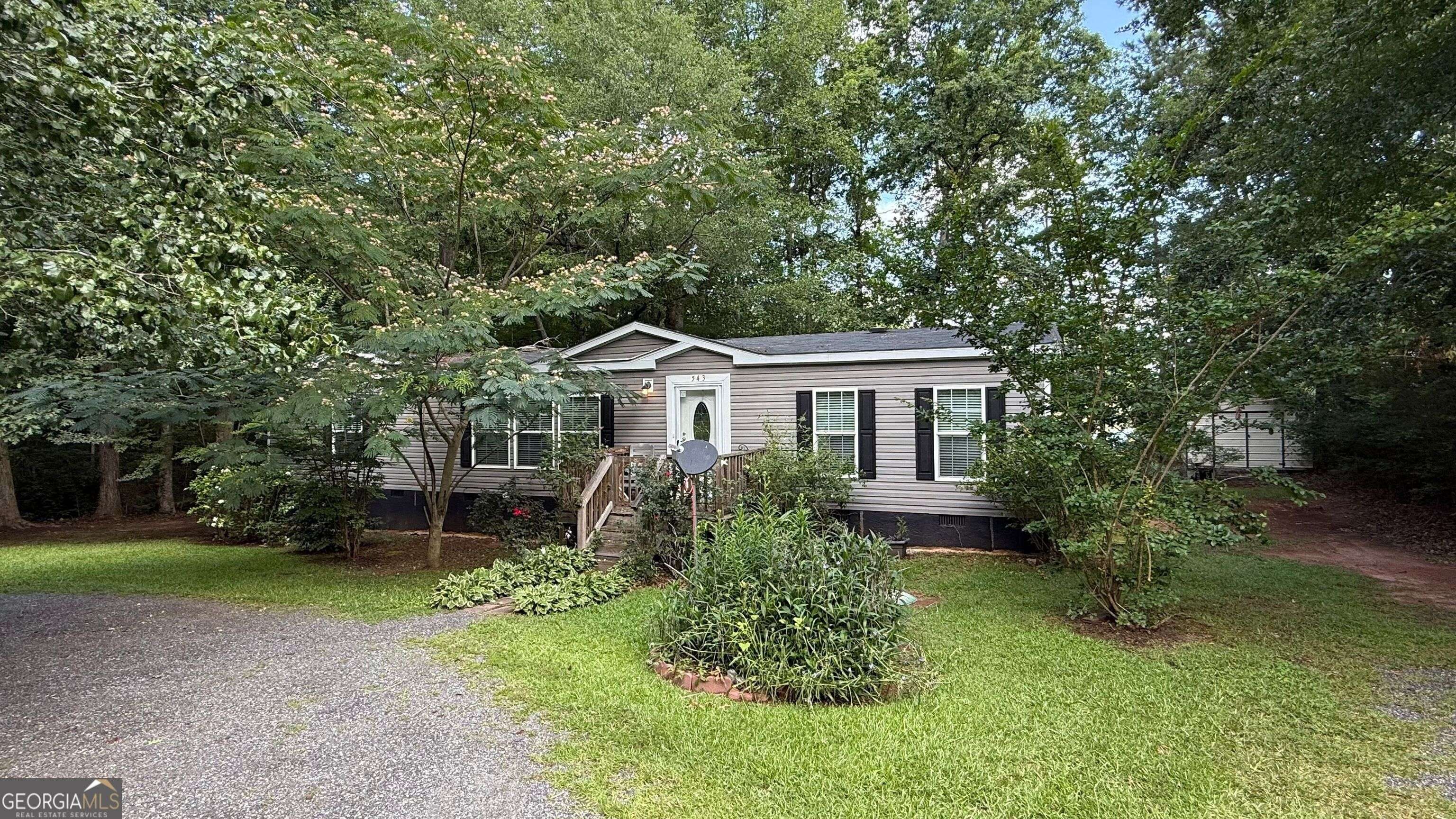 543 Lakeshore DR, Jackson, GA 30233