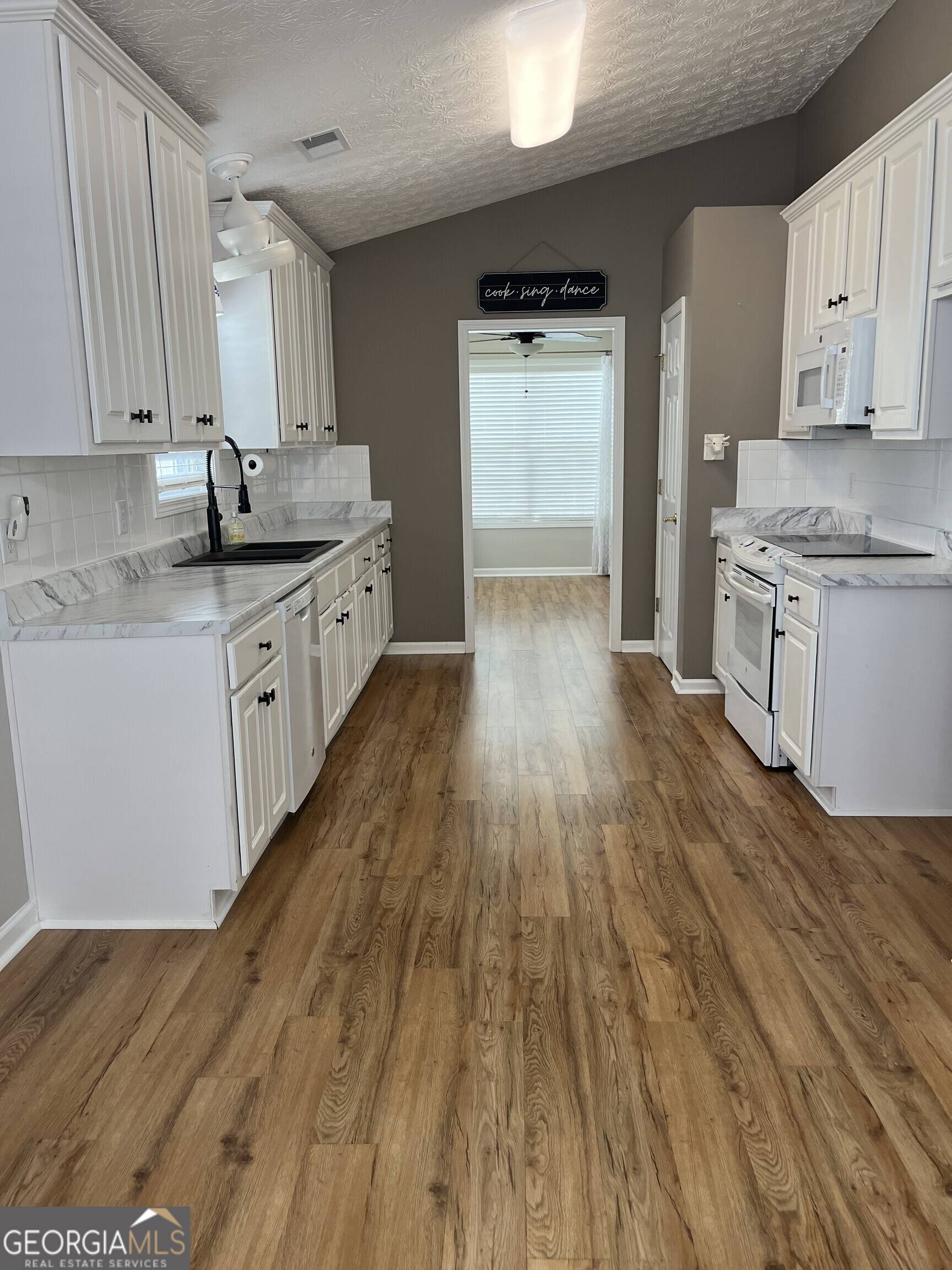 Loganville, GA 30052,804 Village PL