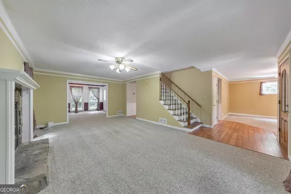 Woodstock, GA 30188,405 W Leslie CT
