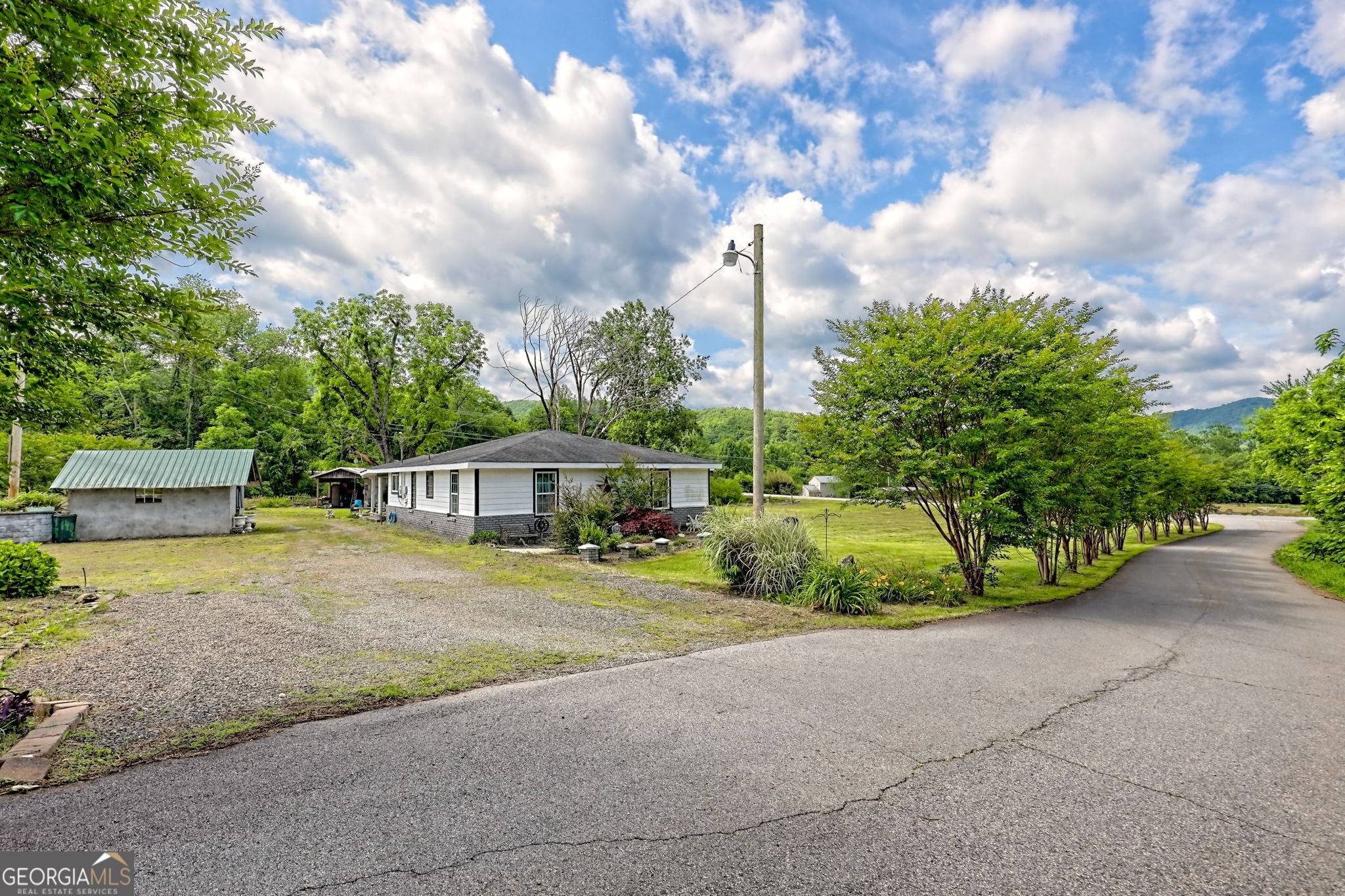 Hiawassee, GA 30546,1722 Abe Cove RD
