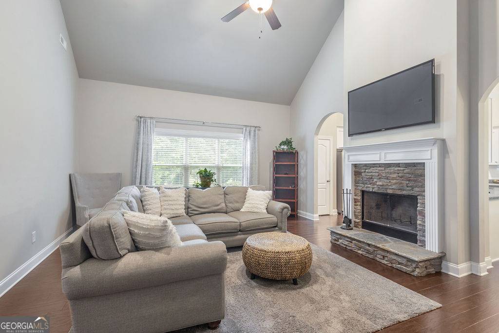 Senoia, GA 30276,130 Fox Hall XING E