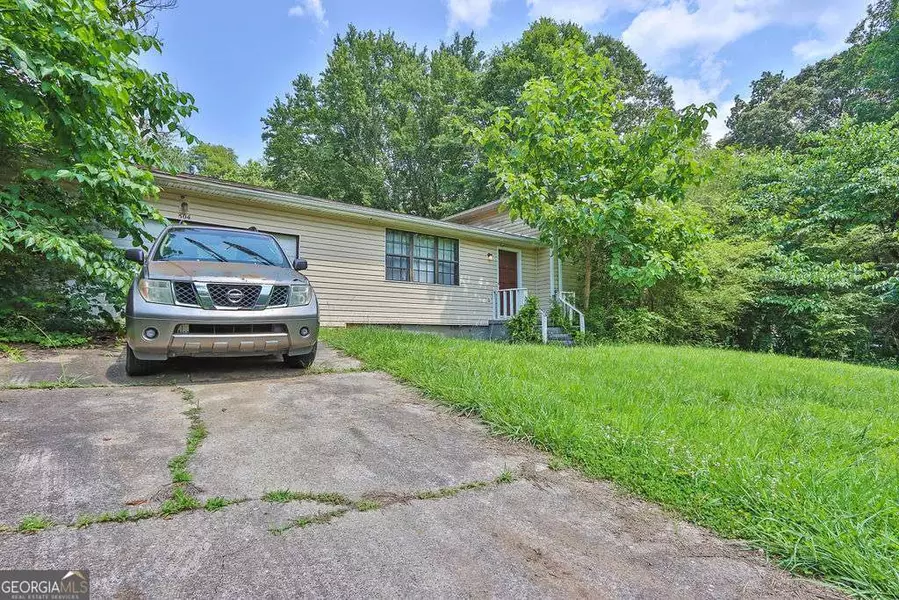 504 Rock Meadow DR, Stone Mountain, GA 30088