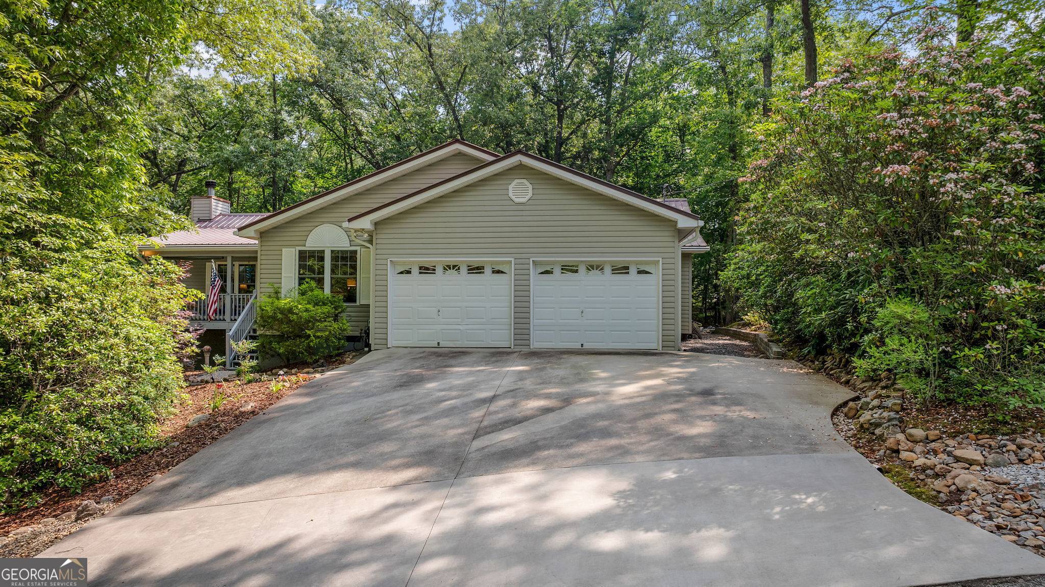 176 Old Cabin RD, Franklin, NC 28734