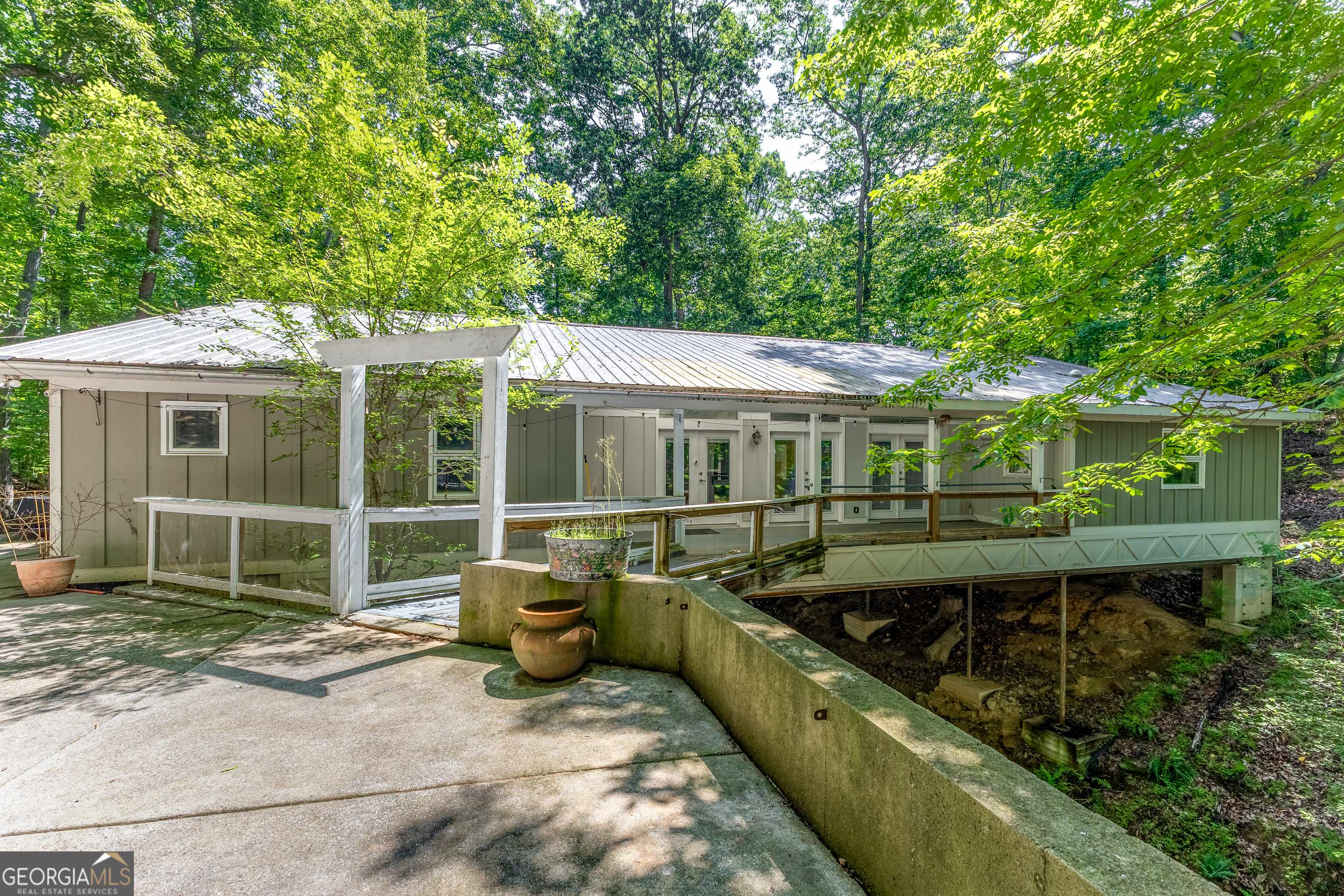 Flowery Branch, GA 30542,6567 Tahiti WAY