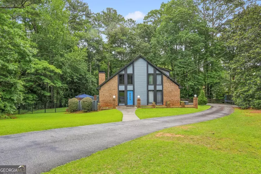 1605 Saint Tropez WAY, Atlanta, GA 30350