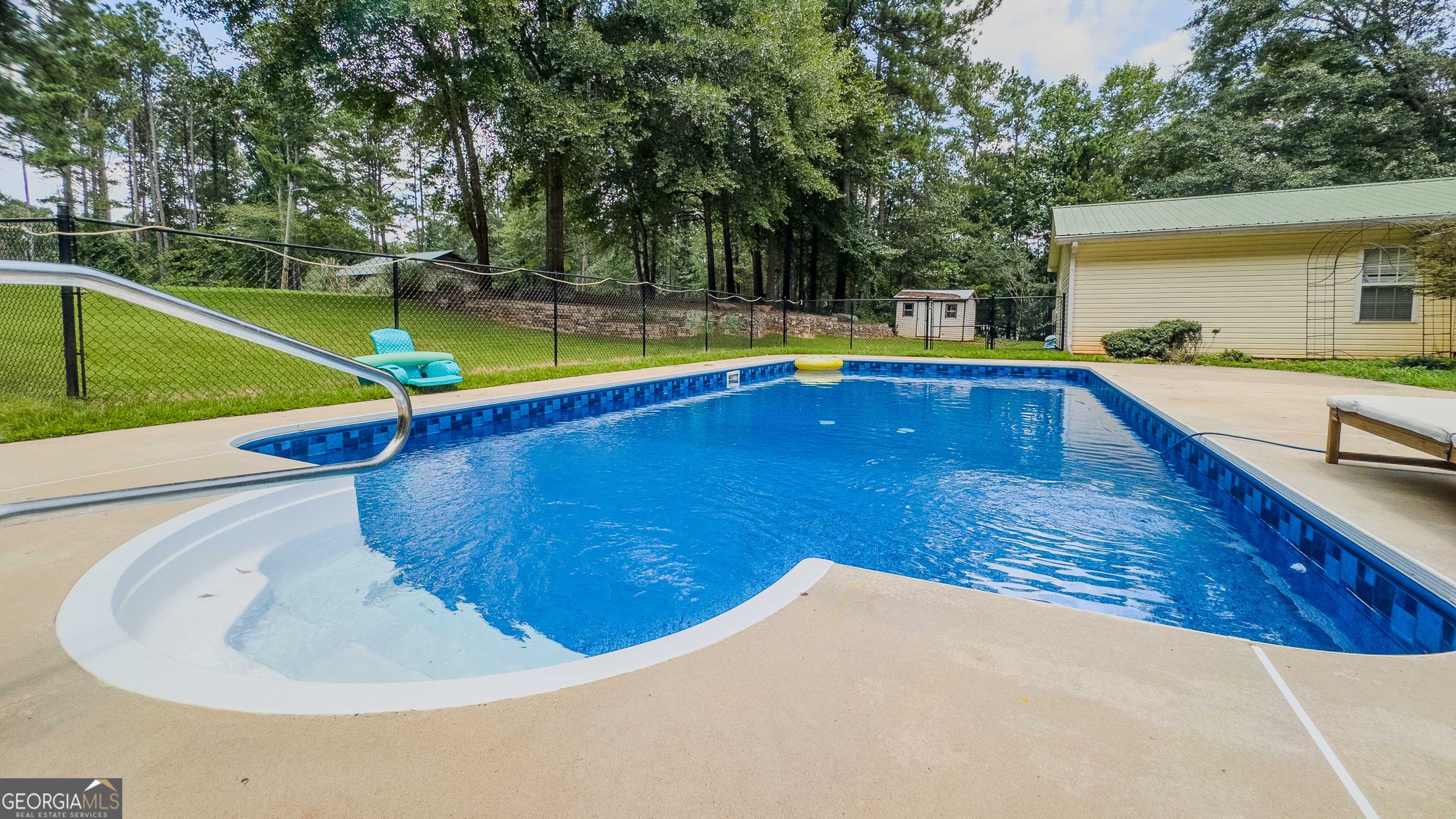 Senoia, GA 30276,90 Howard RD