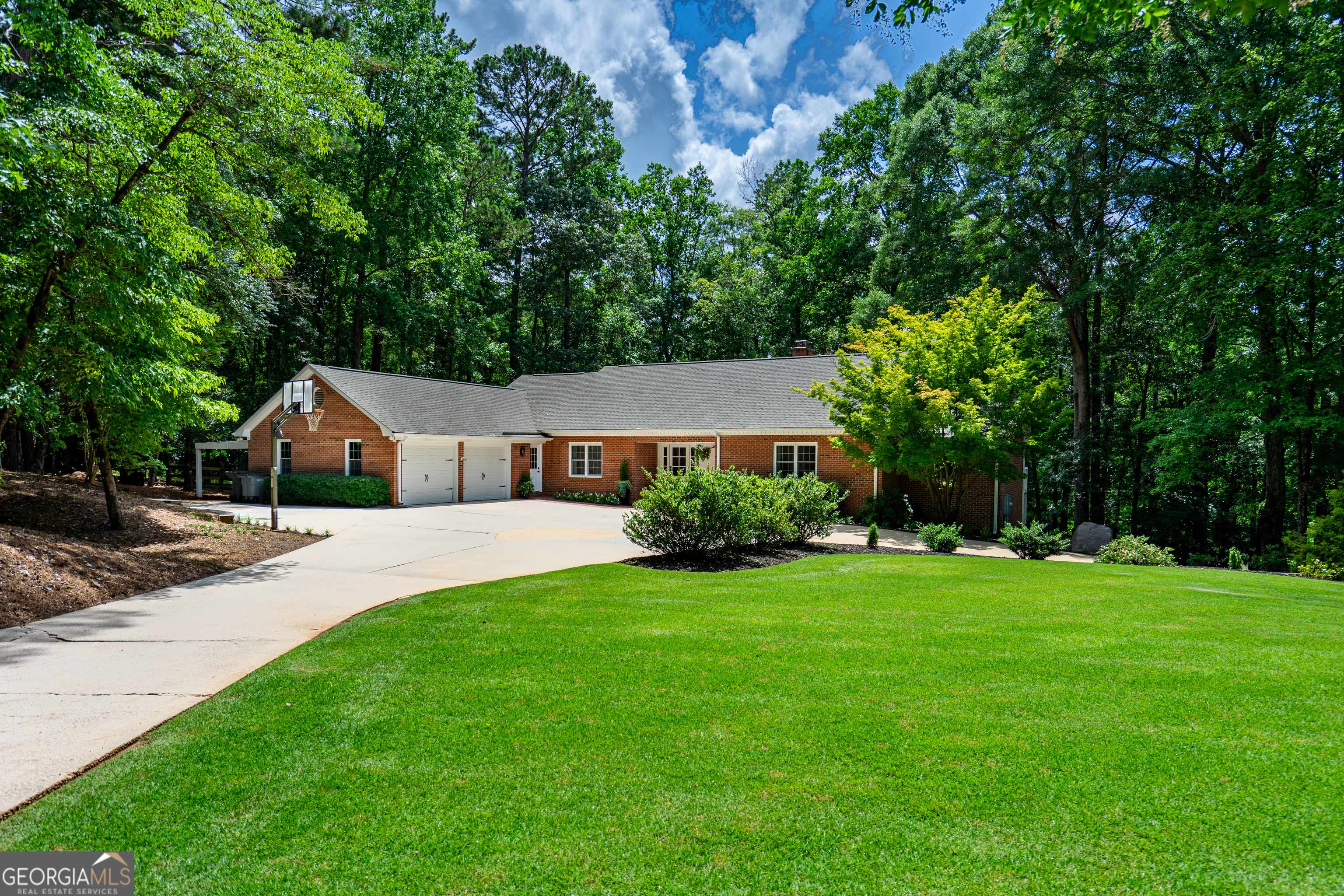 Lagrange, GA 30240,103 Lakeshore DR
