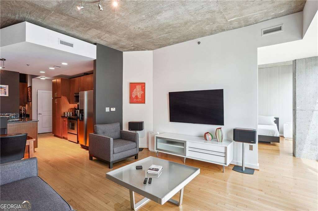 Atlanta, GA 30309,943 Peachtree ST NE #902