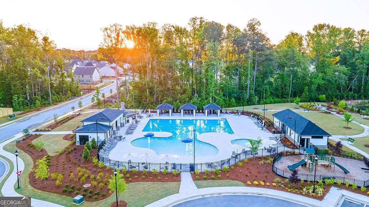 Loganville, GA 30052,562 SILVER MOON DR