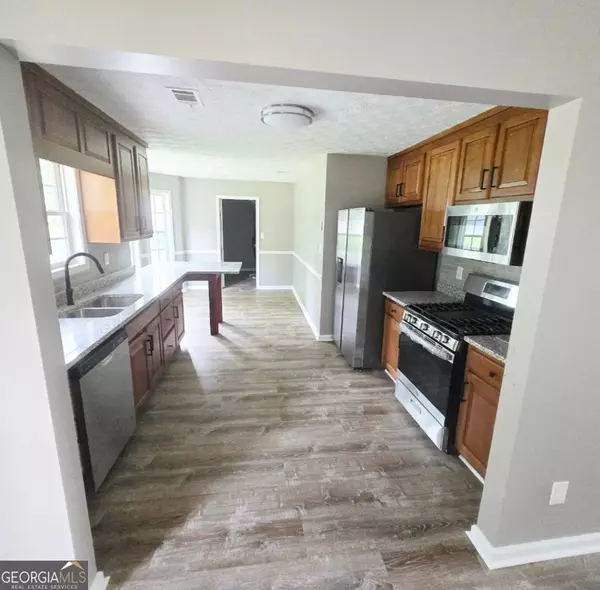 Jonesboro, GA 30238,563 FIELDGREEN DR