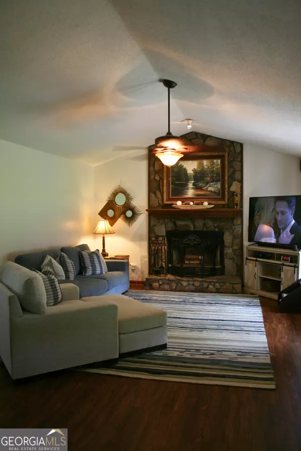 Ellenwood, GA 30294,565 Scarborough RD