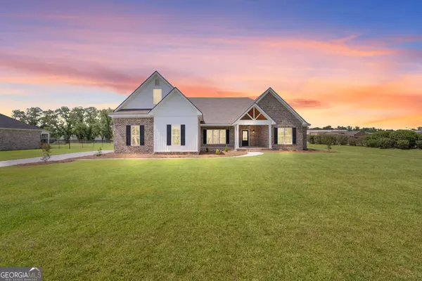 3 Honeysuckle DR, Claxton, GA 30417