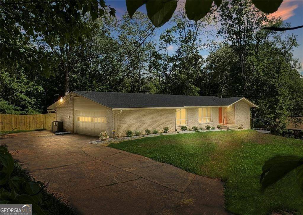 3332 Saint John DR, East Point, GA 30344