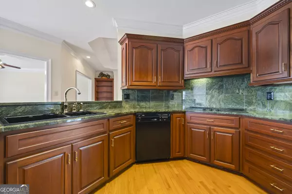 152 Lace Field LN, Lavonia, GA 30553