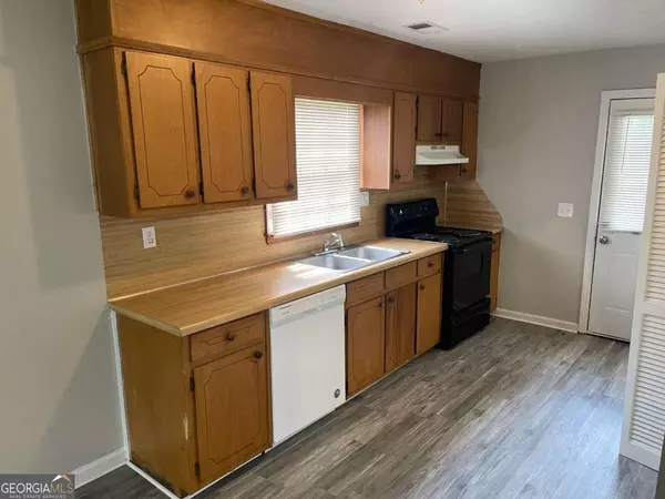 Conyers, GA 30013,2613 Shore Wood CT NE