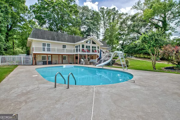 Peachtree City, GA 30269,522 Golf View DR