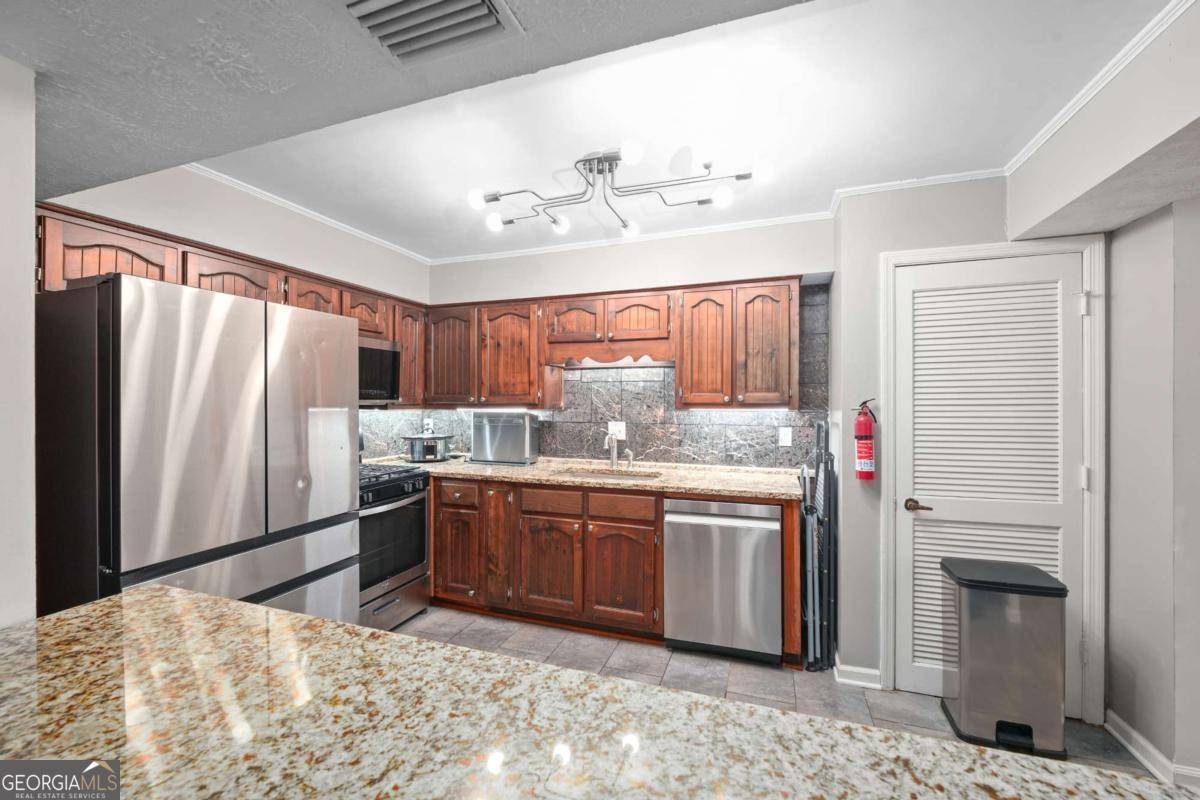 Marietta, GA 30064,834 Lake Hollow BLVD SW