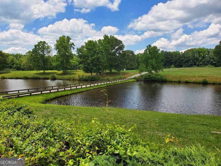 Newnan, GA 30263,364 Country Club RD