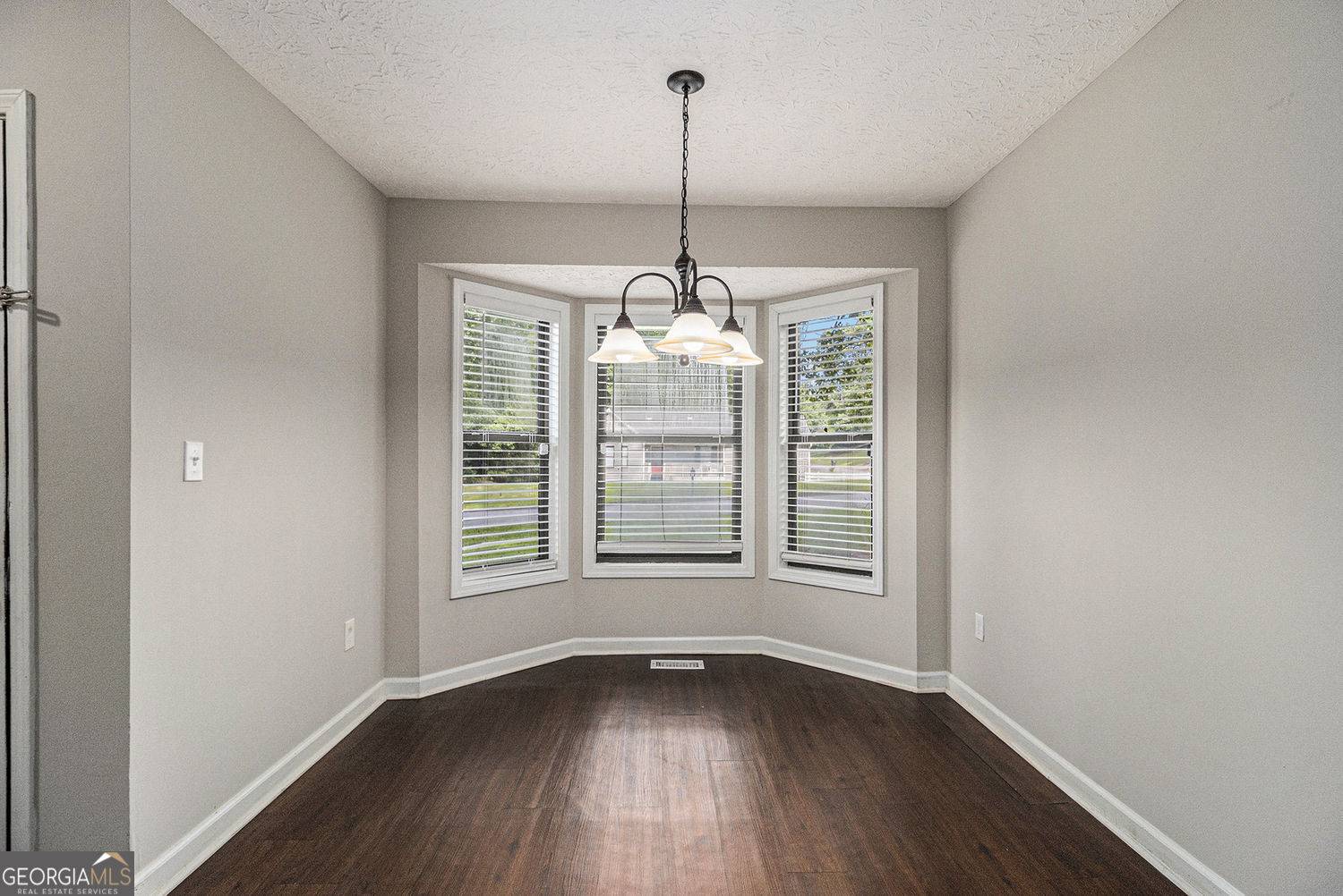 Acworth, GA 30102,647 Sunshine TRCE NW
