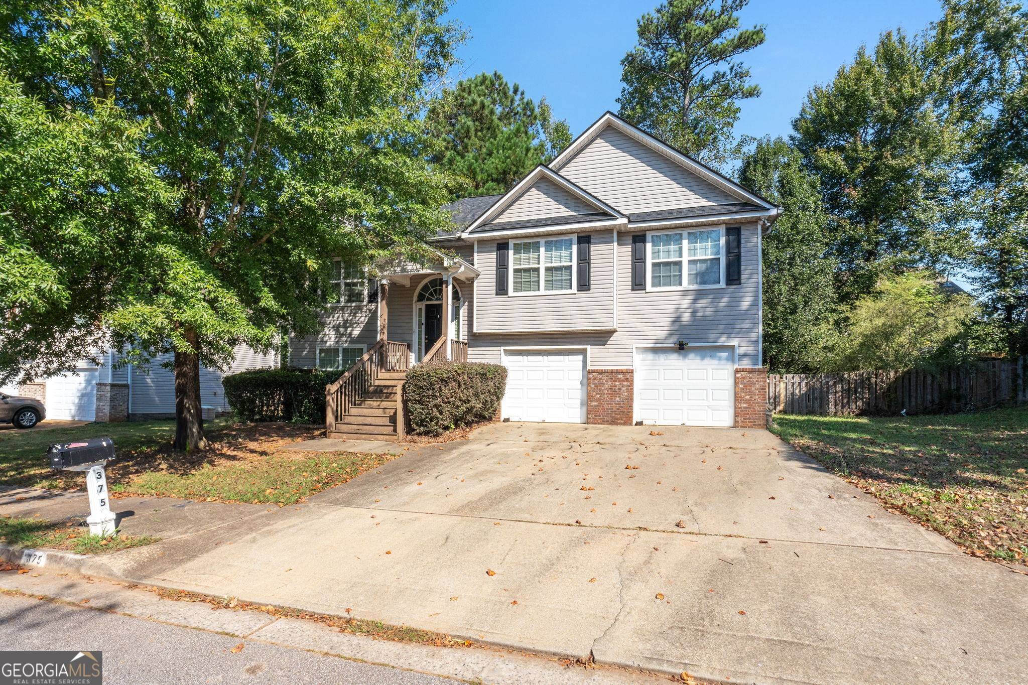 Riverdale, GA 30296,375 Sapphire BND