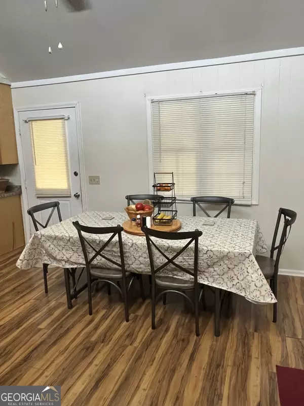 Douglas, GA 31535,17 Dime ST