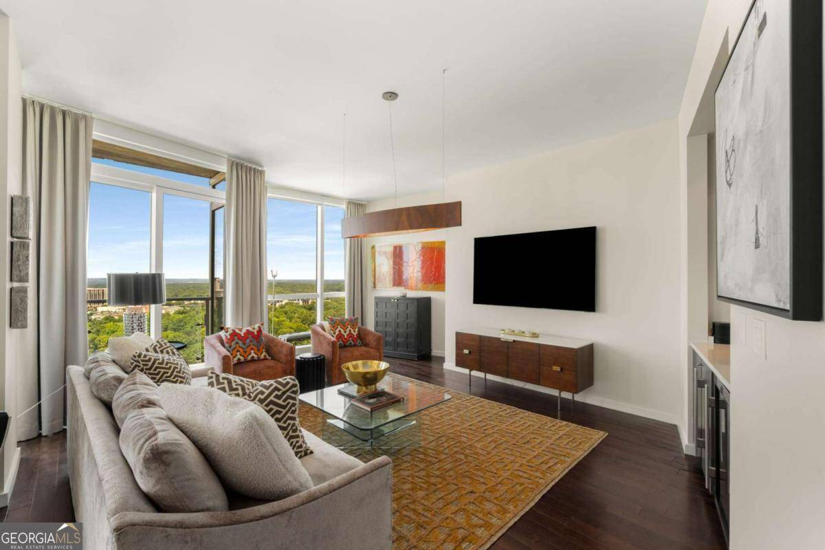Atlanta, GA 30305,3325 PIEDMONT RD NE #2006