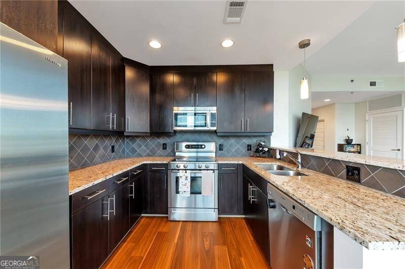 Atlanta, GA 30309,1080 Peachtree ST NE #1208