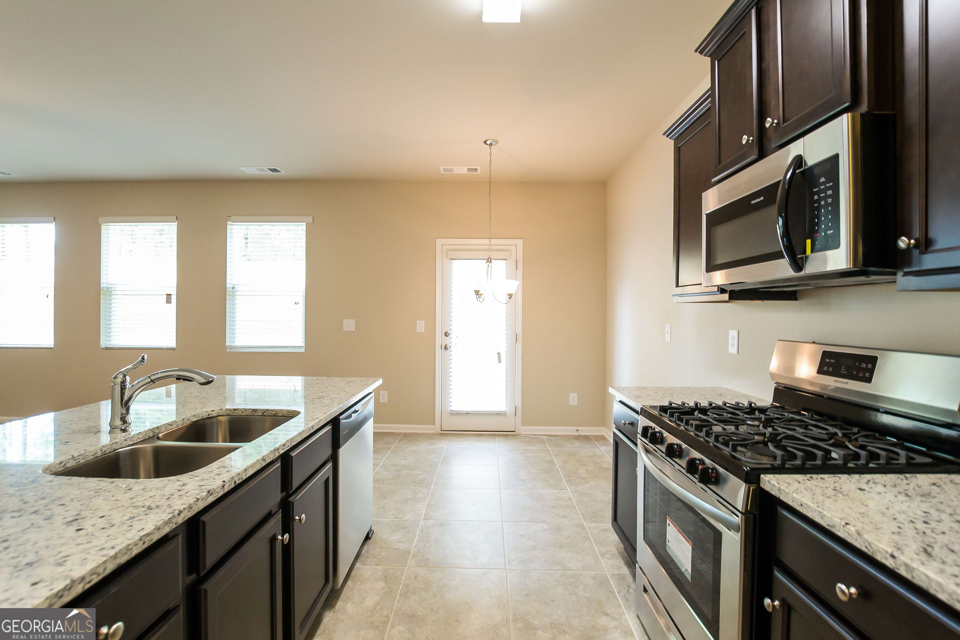 Dallas, GA 30157,209 Comet CT