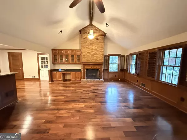 Conyers, GA 30094,601 Clubland CIR SE