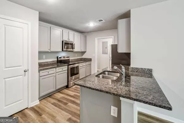 Griffin, GA 30223,122 W Lexington AVE