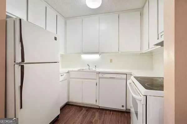 Atlanta, GA 30342,4266 Roswell RD NE #H4