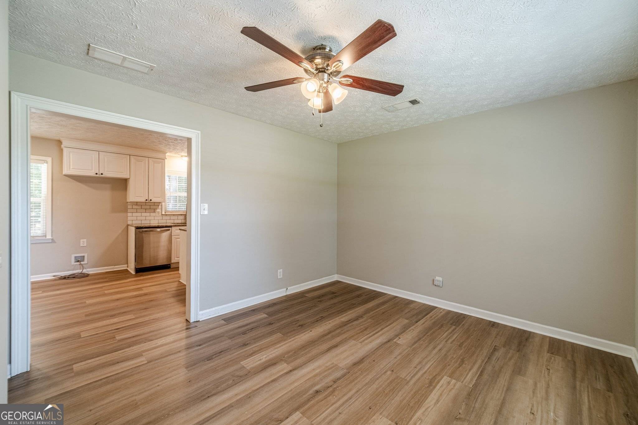 Winder, GA 30680,140 E Wright ST
