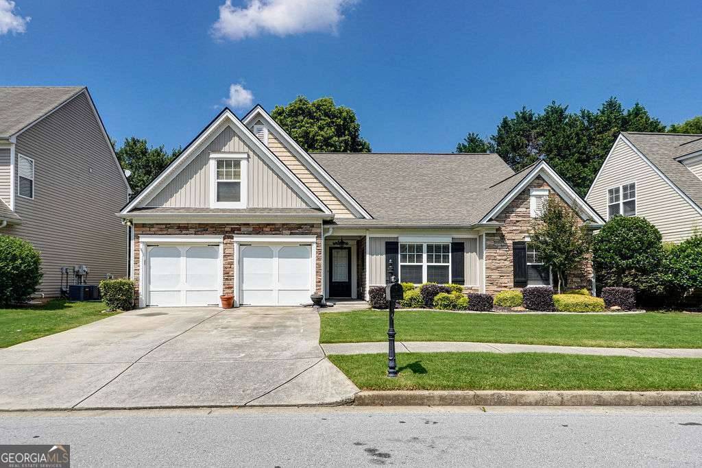 2423 Walnut Tree LN, Buford, GA 30519