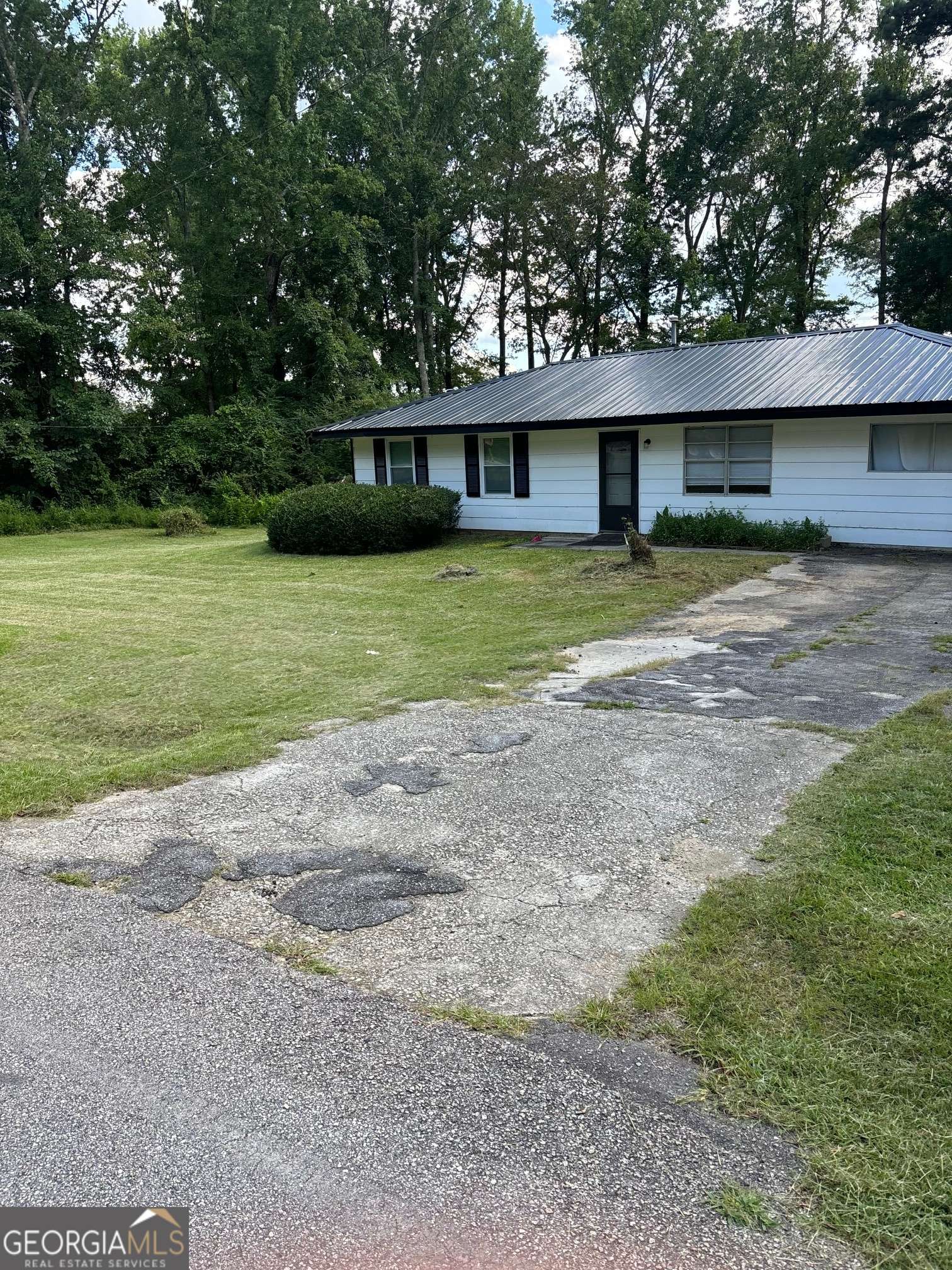 1540 Warren RD, White Plains, GA 30678