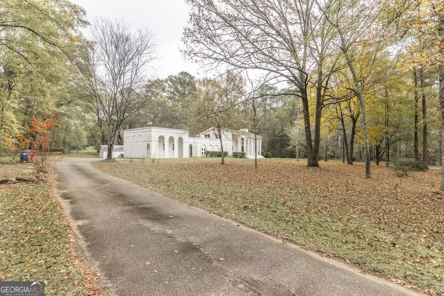 6909 Forsyth RD, Macon, GA 31210