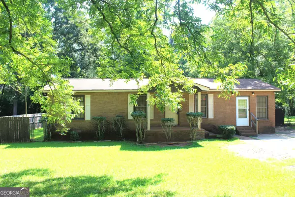 102 King Arthur DR, Lagrange, GA 30241