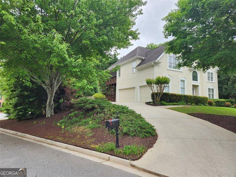 Roswell, GA 30075,365 AUTUMN BREEZE DR