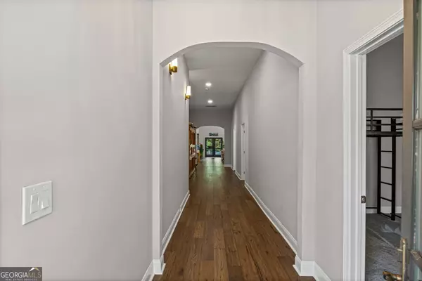 Newnan, GA 30263,124 E Broad ST