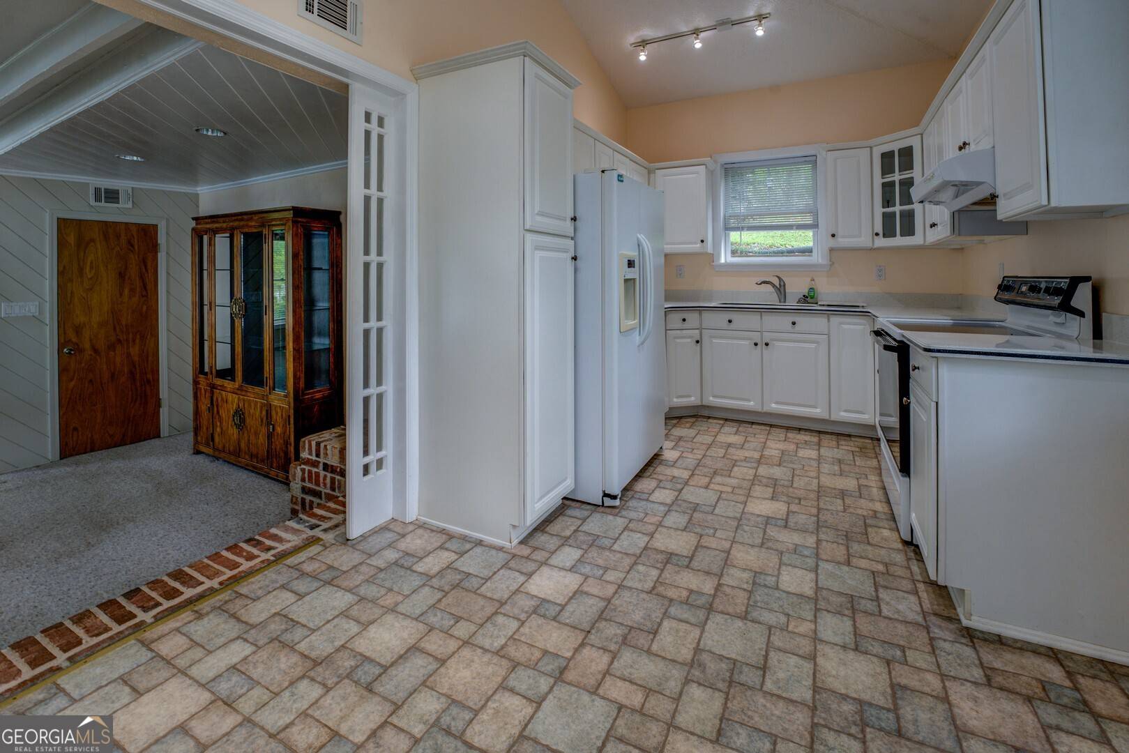 Jackson, GA 30233,185 Crestview RD