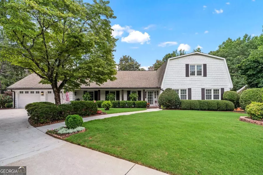 200 Bent Grass DR, Roswell, GA 30076