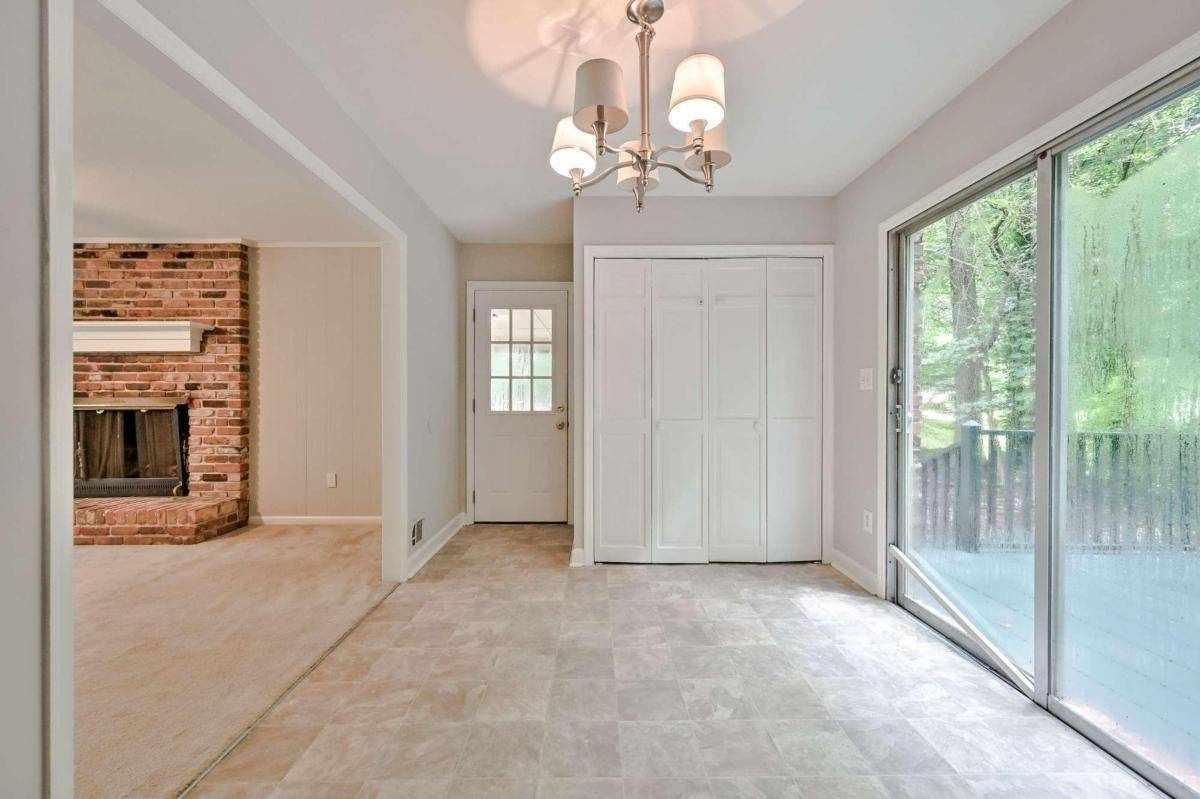 Dunwoody, GA 30338,4377 Vintage LN